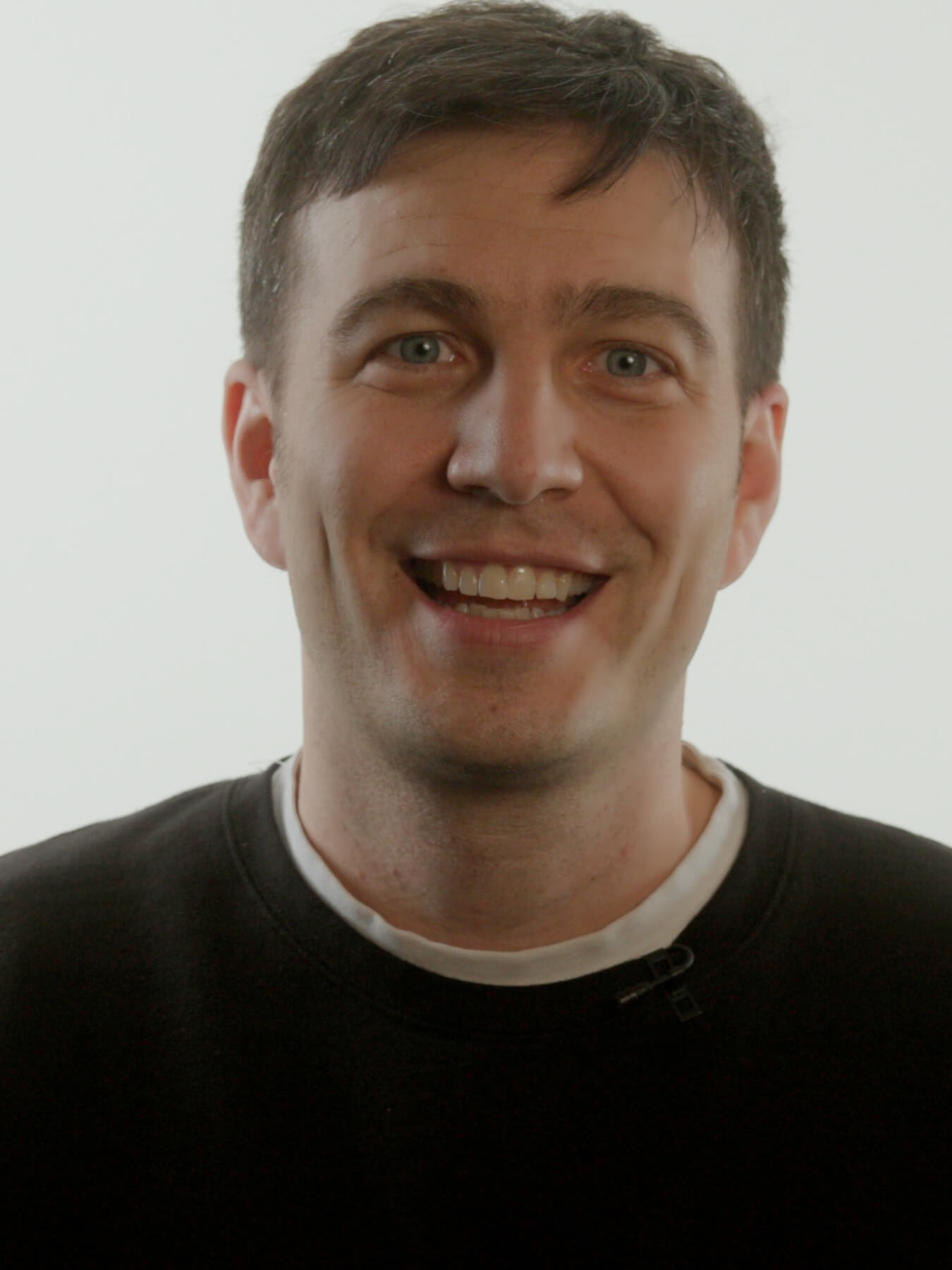 Photo portrait of Tim Kubart.