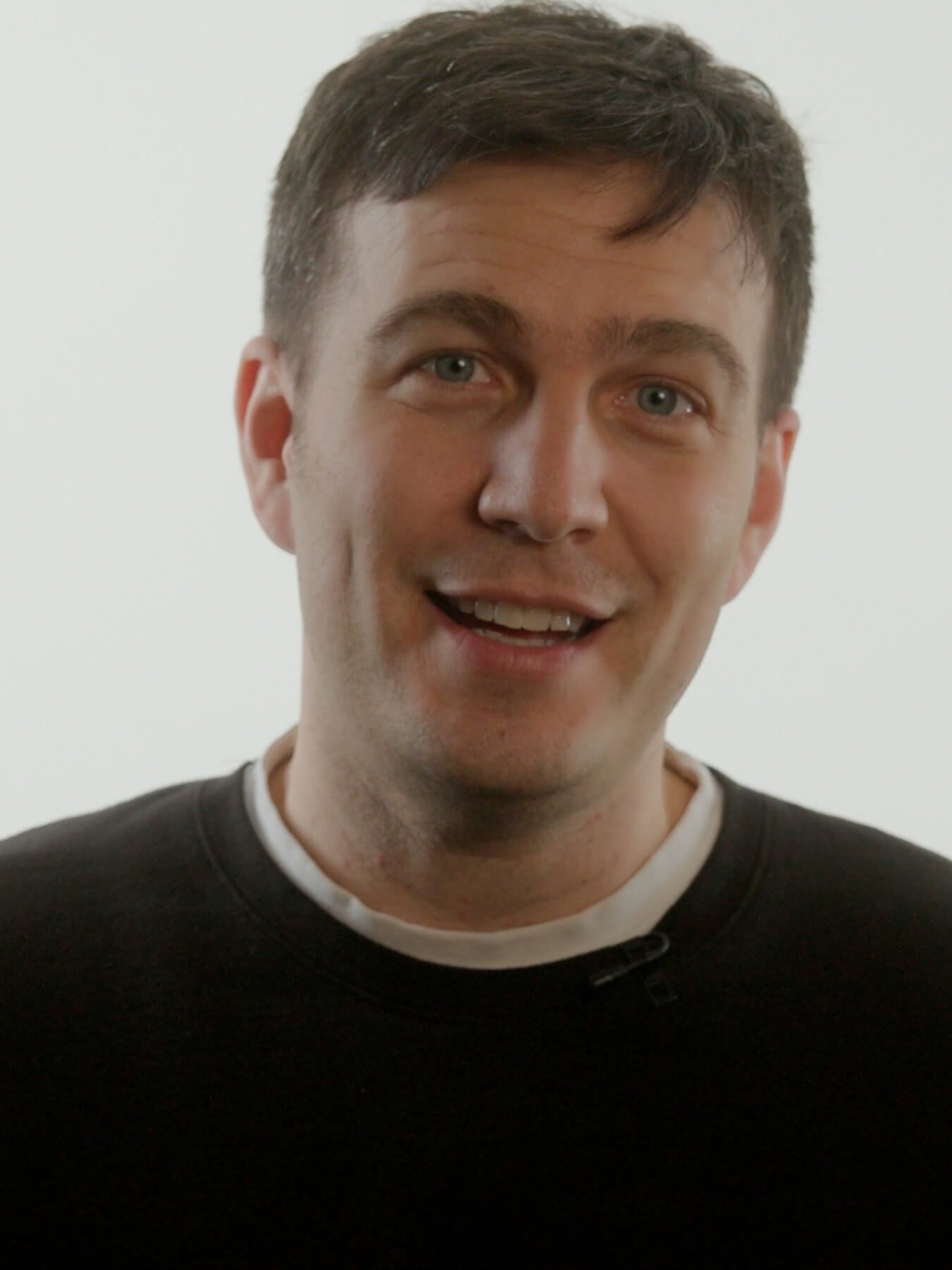 Photo portrait of Tim Kubart.